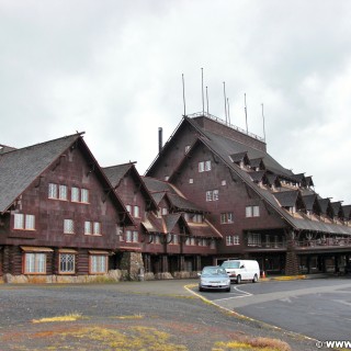 Yellowstone-Nationalpark. - Gebäude, Hotel, Upper Geyser Basin, Old Faithful Area, South Section, Upper Geyser Basin South Section, Old Faithful Inn - (Three River Junction, Yellowstone National Park, Wyoming, Vereinigte Staaten)