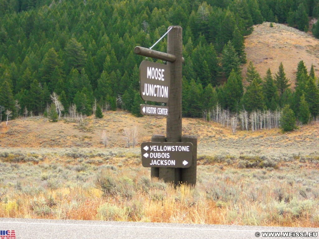 Grand-Teton-Nationalpark. On the Road. - Schild, Tafel, Ankünder, Wegweiser, Moose Junction - (Moose, Jackson, Wyoming, Vereinigte Staaten)