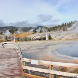 Yellowstone-Nationalpark. Crested Pool in der Old Faithful Area - Upper Geyser Basin South Section. - Old Faithful Area, Upper Geyser Basin South Section, Crested Pool - (Three River Junction, Yellowstone National Park, Wyoming, Vereinigte Staaten)