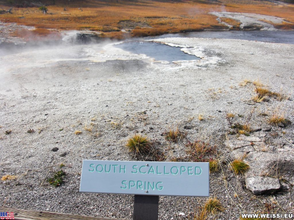 Yellowstone-Nationalpark. South Scalloped Spring in der Old Faithful Area - Upper Geyser Basin South Section. - Old Faithful Area, Upper Geyser Basin South Section, South Scalloped Spring - (Three River Junction, Yellowstone National Park, Wyoming, Vereinigte Staaten)