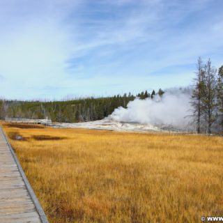 Yellowstone-Nationalpark. Giant Geyser in der Old Faithful Area - Upper Geyser Basin North Section. - Old Faithful Area, Giant Geyser, Upper Geyser Basin North Section - (Three River Junction, Yellowstone National Park, Wyoming, Vereinigte Staaten)