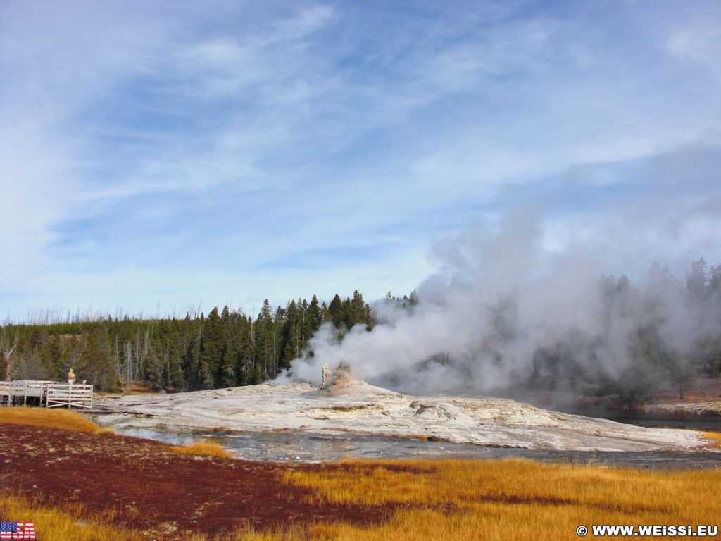 Yellowstone-Nationalpark. Giant Geyser in der Old Faithful Area - Upper Geyser Basin North Section. - Old Faithful Area, Giant Geyser, Upper Geyser Basin North Section - (Three River Junction, Yellowstone National Park, Wyoming, Vereinigte Staaten)