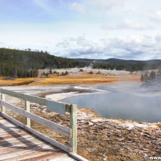 Yellowstone-Nationalpark. Tortoise Shell Spring in der Old Faithful Area - Upper Geyser Basin South Section. - Old Faithful Area, Upper Geyser Basin South Section, Tortoise Shell Spring - (Three River Junction, Yellowstone National Park, Wyoming, Vereinigte Staaten)