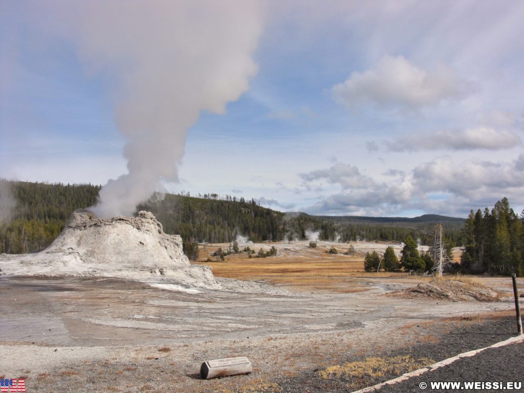 Yellowstone-Nationalpark. Castle Geyser in der Old Faithful Area - Upper Geyser Basin South Section. - Old Faithful Area, Upper Geyser Basin South Section, Castle Geyser - (Three River Junction, Yellowstone National Park, Wyoming, Vereinigte Staaten)