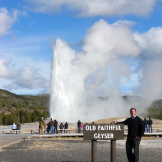 Yellowstone-Nationalpark. Old Faithful Geyser und Weissi - Upper Geyser Basin South Section. - Old Faithful Area, Upper Geyser Basin South Section, Old Faithful Geyser - WEISSINGER Andreas - (Three River Junction, Yellowstone National Park, Wyoming, Vereinigte Staaten)
