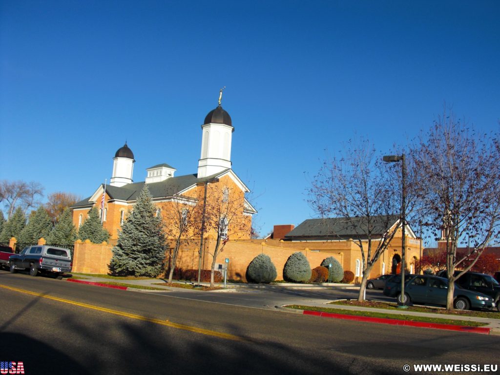 Vernal - Dinoland. Vernal Temple, 51-ste Kirche Jesu Christi der Heiligen der Letzten Tage. - Gebäude, Kirche - (Vernal, Utah, Vereinigte Staaten)