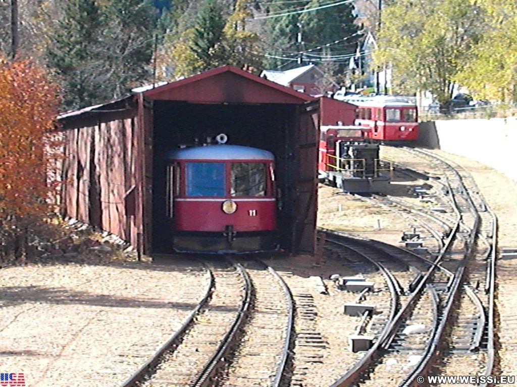 Manitou and Pikes Peak Railway. Eine Fahrt mit der Manitou and Pikes Peak Cog Railway auf den 4301m hohen Hausberg der Stadt endet mit einem spektakulären Rundumblick über die Rockies. Alternativ führt auch eine Autostraße auf den Gipfel.. - Eisenbahn, Pikes Peak, Bahn, Manitou and Pikes Peak Railway, Pikes Peak Cog Railway, Zahnradbahn - (Manitou Springs, Colorado, Vereinigte Staaten)