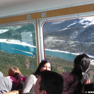 Manitou and Pikes Peak Railway. Eine Fahrt mit der Manitou and Pikes Peak Cog Railway auf den 4301m hohen Hausberg der Stadt endet mit einem spektakulären Rundumblick über die Rockies. Alternativ führt auch eine Autostraße auf den Gipfel.. - Eisenbahn, Pikes Peak, Bahn, Manitou and Pikes Peak Railway, Pikes Peak Cog Railway, Zahnradbahn - (Old Mountain View (historical), Cascade, Colorado, Vereinigte Staaten)