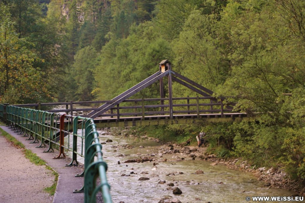 Ötschergräben - Stierwaschboden, Kraftwerk Wienerbruck. Das Kraftwerk Wienerbruck ist das erste Wasserkraftwerk der EVN. Es versorgt unter anderem seit mehr als 100 Jahren die Mariazellerbahn mit Strom.. - Gebäude, Ötschergräben, Stierwaschboden, EVN, Kraftwerk, Kraftwerk Wienerbruck, Speicherkraftwerk, Wasserkraftwerk - (Wienerbruck, Josefsrotte, Niederösterreich, Österreich)