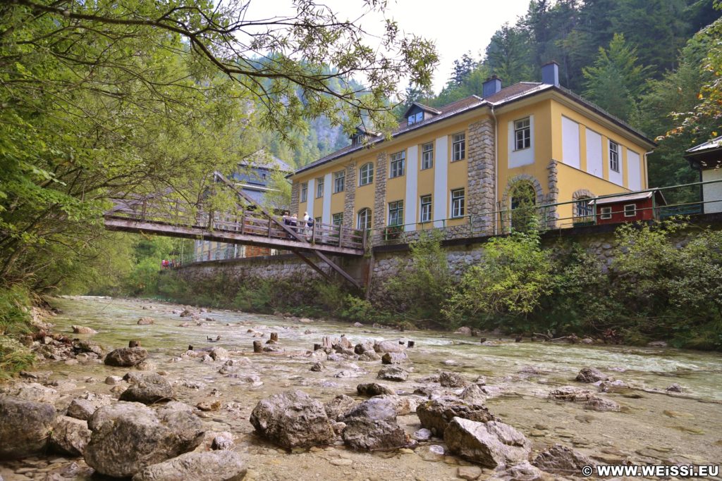 Ötschergräben - Stierwaschboden, Kraftwerk Wienerbruck. Das Kraftwerk Wienerbruck ist das erste Wasserkraftwerk der EVN. Es versorgt unter anderem seit mehr als 100 Jahren die Mariazellerbahn mit Strom.. - Gebäude, Ötschergräben, Stierwaschboden, EVN, Kraftwerk, Kraftwerk Wienerbruck, Speicherkraftwerk, Wasserkraftwerk - (Wienerbruck, Josefsrotte, Niederösterreich, Österreich)